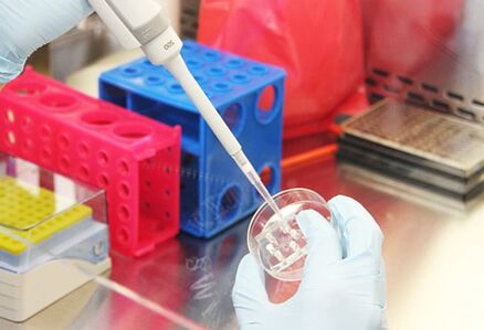 Pazientearen proben azterketa handitze-mamoplastia egin aurretik